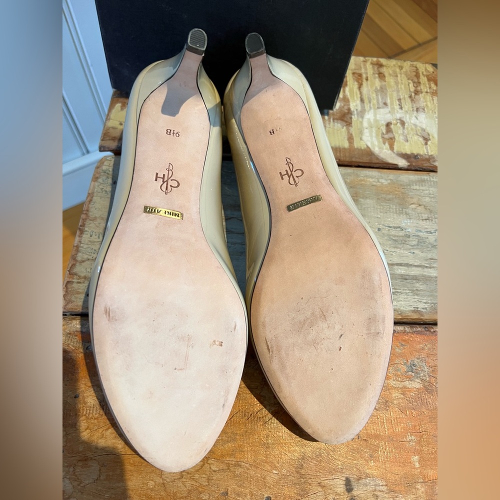 Cole Haan NikeAir nude pumps, Size 9.5B, like new, in box with dust bag - Picture 5 of 9
